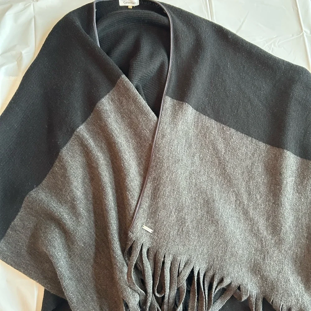 Calvin Klein Black and Gray Shawl has piling but GUC